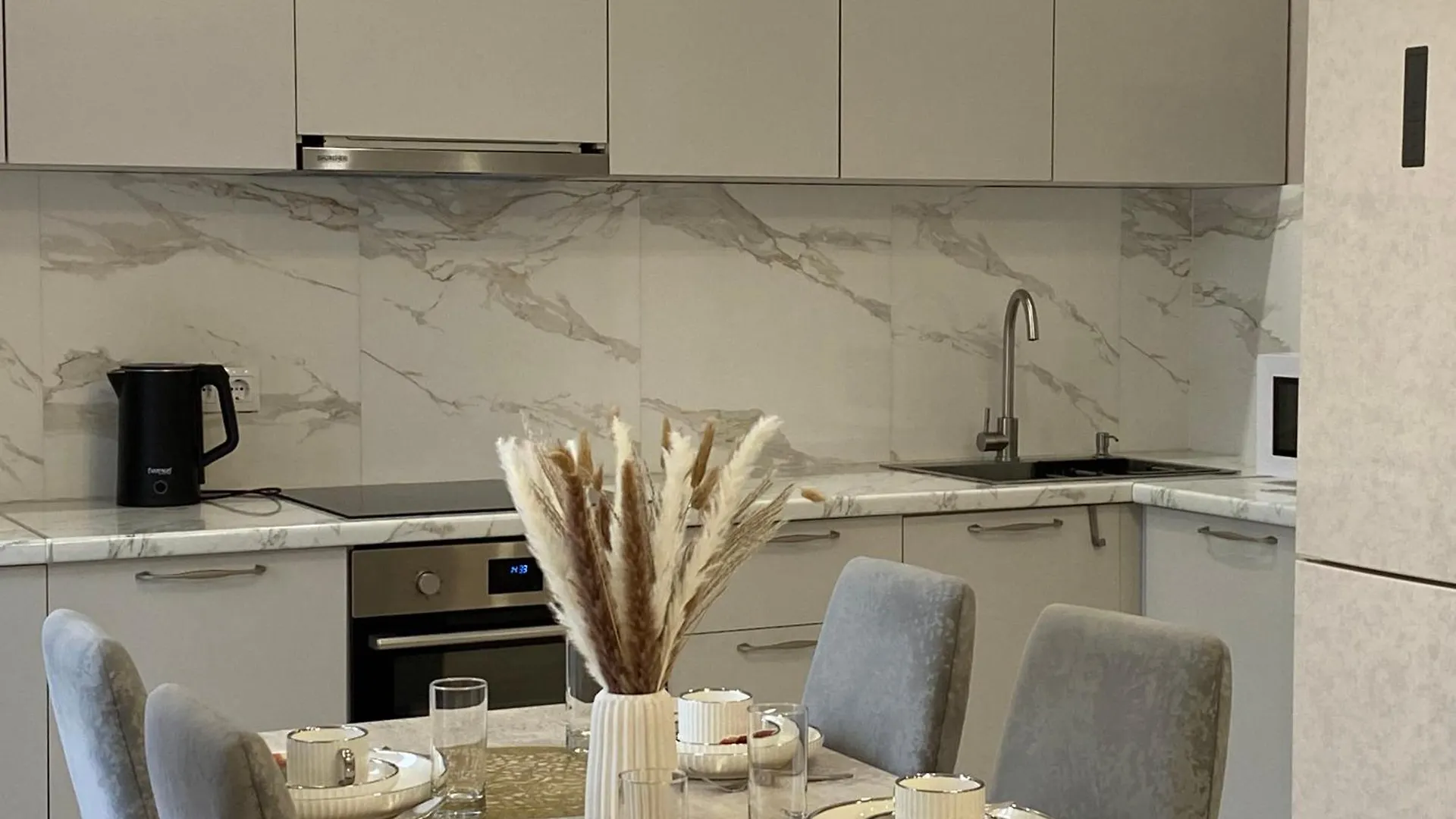 Home In The Capital Астана Апартаменты